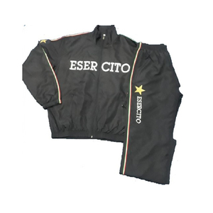 Veste de sport en polaire à capuche bicolore de haute qualité pour hommes imperméable et légère pour une utilisation en extérieur décoration brodée - Product Image 6