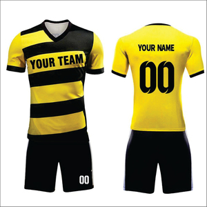 บริการ OEM ชุดฟุตบอลแบบซับลิเมชั่นเนื้อนุ่ม โพลีเอสเตอร์ 100% สำหรับฤดูร้อน พร้อมปักชื่อทีม ผู้ผลิตมืออาชีพ ชุดฟุตบอลสำหรับทุกเพศ - Product Image 1