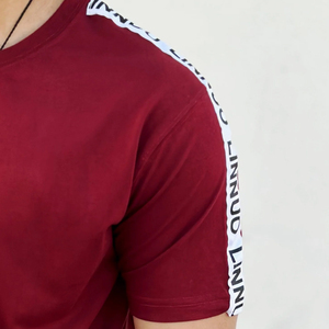 T-shirt Homme Col V Manches Courtes Coupe Ample Écologique Personnalisé en Gros, Impression DTG Tricotée de Haute Qualité - Product Image 5