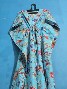 Robe Kaftan Inde 100% Coton Écologique ODM pour Femme, Taille Unique, Imprimé Oiseaux Verts, Douce et Ample, Été, Fermeture Élastique à la Taille - Product Image 1