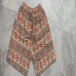 กางเกงขาสั้นสไตล์โบฮีเมียนพิมพ์ลายแมนทราจากอินเดียผ้าคอตตอนเอวปานกลางระบายอากาศ - Product Image 1