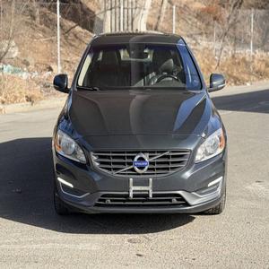 V*olvo S60 T5 Premier d'occasion de 2015 - Product Image 1