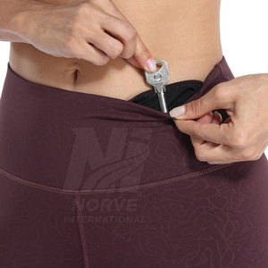 เลกกิ้งสตรีสุดหรูทำจากผ้ายืดเรียบสำหรับใช้ในชีวิตประจำวัน - Product Image 6