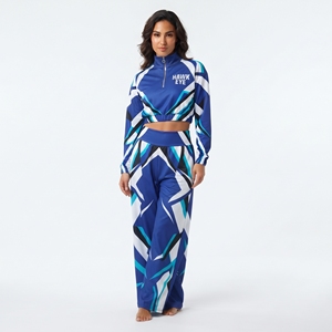 Conjunto deportivo de dos piezas Hawk Eye para mujer, top corto con cremallera y pantalones anchos a juego, estampado geométrico, 100% poliéster. - Product Image 3