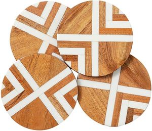 Ensemble de sous-verres carrés en noyer - Écologiques, durables et résistants à la chaleur, taille personnalisée en bois et résine - Product Image 5