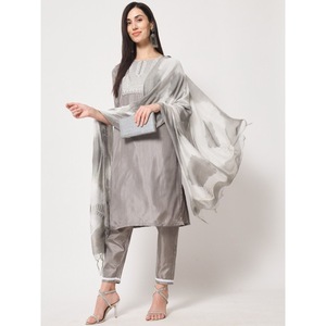 ชุดปักลายด้วยผ้าไหมใต้แฟชั่นสำหรับผู้หญิงชุดสีเทาดูปองต้า - Product Image 2