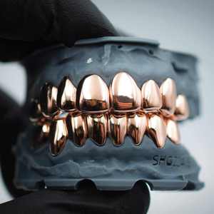 AMBER JEWELS T-831 Grillz dentaire en or massif 14K plaqué rhodium, avec cristaux géométriques et pierres de strass cultivées en laboratoire, style Hiphop et Mariage - Product Image 3