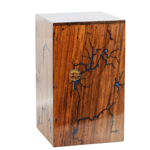 Urne funéraire en résine et bois naturel inspirée de l'océan, faite à la main, motif vague bleue, par AYAANS - Product Image 4