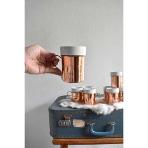 Tasses à boire classiques en cuivre avec une construction durable pour la cuisine, la table à manger et les besoins quotidiens de service de boissons - Product Image 1