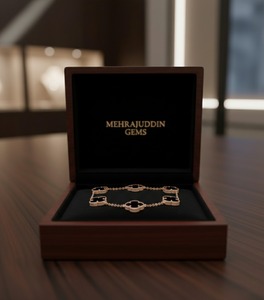 Vintage 18k <b>Solid</b> Gold 5 Clover Chain & Link Charm <b>Bracelet</b> with Black Onyx Engagement Gift for Unisex Party Wear - Product Image 3