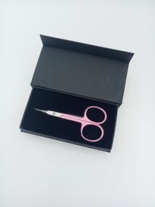 กรรไกรตัดเล็บสแตนเลสเกรดมืออาชีพ ดีไซน์เรียบง่าย คมโค้ง ทนทาน อุปกรณ์เสริมความงาม บรรจุกล่องสีสันสวยงาม สำหรับทำเล็บส่วนตัว - Product Image 6