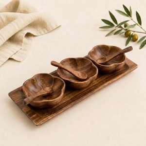Ensemble de bols à condiments en bois de manguier écologiques faits à la main avec plateau rectangulaire et cuillères, vaisselle de luxe pour la maison et les restaurants - Product Image 4