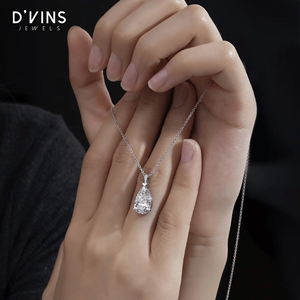 Collier pendentif D'vins Jewels DJ 456 en or massif 18 carats avec diamant de laboratoire taille poire, couleur or 18 carats, D Fancy Light Surat - Product Image 6