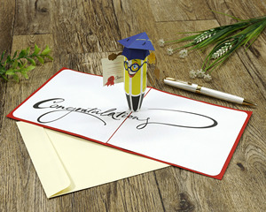 สินค้าใหม่ การ์ดอวยพร 3 มิติทําด้วยมือแบบกําหนดเองพร้อมดินสอสวมหมวกรับปริญญา - Product Image 3