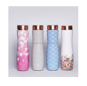 Bouteille d'eau traditionnelle en cuivre pour une utilisation régulière favorisant la digestion, l'immunité et un mode de vie sain. - Product Image 2