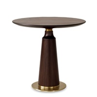 Table d'appoint AuraLuxe avec accent en or rose et placage en forme d'étoile |   Cadre en aluminium durable au design traditionnel pour suites d'hôtellerie de luxe
