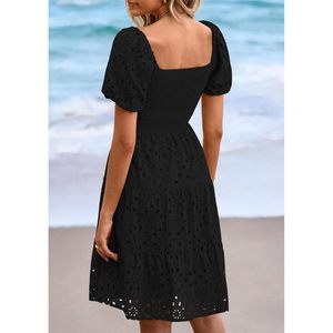 ชุดเดรสสั้นทรงเอไลน์แบบมินิเดรสสำหรับผู้หญิง สไตล์หรูหราสำหรับฤดูร้อน ตกแต่งด้วยลายฉลุและแขนพองแบบสม็อค เหมาะสำหรับใส่ไปเที่ยวคลับ - Product Image 5