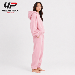 Conjunto Deportivo Oversize para Mujer, Estilo Urbano, con Top de Corte Amplio, Pantalones Cómodos y Detalles Modernos para Uso Diario - Product Image 2