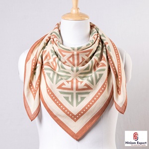 Écharpe longue imprimée de qualité supérieure, tissu doux, personnalisation de marque, étiquette blanche, fabricant textile OEM ODM, faible MOQ, fournisseur exportateur - Product Image 5