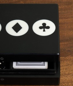 Boîte de rangement rectangulaire noire pour cartes de poker avec symboles de troupes, design en bois brillant, organisateur de jeu multifonctionnel classique 203x133x68mm - Product Image 3