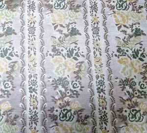 Tissu kimkhab multicolores avec un motif de bordure design - Product Image 3