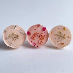 Pomos de resina modernos hechos a mano para puertas, tiradores elegantes para cajones de gabinetes, herrajes para muebles de cocina y armarios - Product Image 1