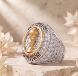 Anillo de Campeonato con Incrustaciones de Diamantes Redondos, Regalo para Fanáticos del Deporte, Anillo de Trofeo de Fútbol de Oro de 14K con Moissanita, Joyería Deportiva para Hombre - Product Image 2