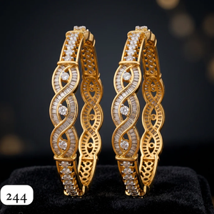 Brazalete de Latón Chapado en Oro con Circonitas Cúbicas, Brazalete Kada Infinito de Lujo, Joyería de Moda para Novias y Bodas - Product Image 2