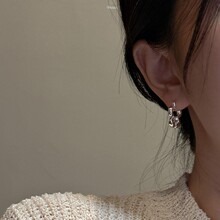 ต่างหูเงินแท้ S925 ดีไซน์เกาหลี รูปดอกไม้เล็กๆ สไตล์เกาหลี เรียบง่าย ย้อนยุค แฟชั่น - Product Image 4