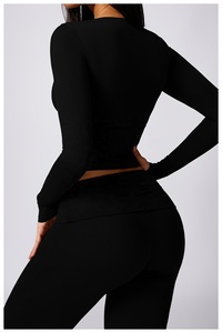 Ensemble de sport pour femmes personnalisé en gros : Soutien-gorge de sport confortable et leggings de fitness taille haute - Product Image 3