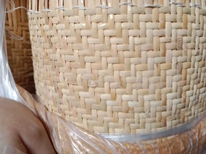 Rouleau de rotin semi-blanchi tissé à la main, matériau en toile à mailles ouvertes pour les applications d'ameublement - Product Image 2