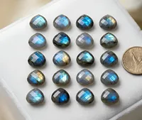 Pierre précieuse naturelle de luxe en labradorite, taille triligne, à éclat multicolore et jeu de couleurs, pierre libre pour la création de bagues et pendentifs personnalisables