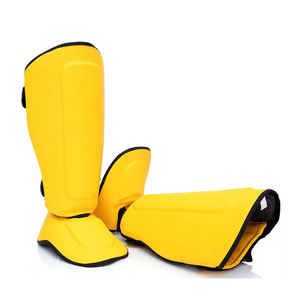 Espinilleras con Protección de Empeine para Boxeo, MMA y Kick Boxing con Doble Acolchado de Cuero/PU Duradero - Product Image 1