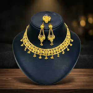 Nouveaux colliers de créateur en laiton plaqué or pour femmes, bijoux de mode pour mariage, chaîne à maillons avec motif floral - Product Image 2