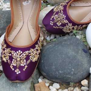 Chaussures Khusa brodées artisanales très prisées pour femmes 2026 – Meilleurs modèles, confortables, plates, pour usage intérieur, pour femmes et jeunes filles - Product Image 4