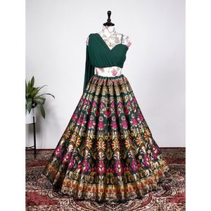 Lehenga Choli de Fiesta para Mujer con Elegante Trabajo de Tejido Zari - Product Image 5