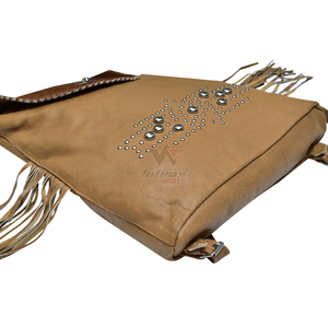 Sacs à dos en cuir western en gros avec rabat en cuir de vachette à poils, design à franges cloutées, sac à dos décontracté pour femme, sac à dos de cowgirl personnalisé - Product Image 3