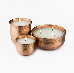 Bougie en cire de soja dans un pot avec support métallique écologique pour une utilisation en intérieur, décoration d'intérieur, bougies parfumées pour Noël et les anniversaires - Product Image 1