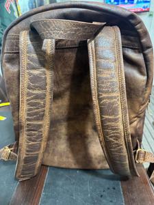 Sac à dos vintage en cuir marron pour ordinateur portable, unisexe, avec double poignée, fermeture éclair, boucle, étiquette et plusieurs compartiments, idéal comme bagage cabine - Product Image 3