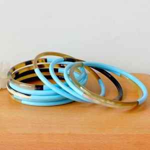 Bracelet jonc en corne de buffle naturelle, matériau écologique et biologique, couleur naturelle, style plume animale, pour femme, haute couture - Product Image 3