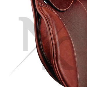 Silla de montar de contacto cercano de cuero de vaca premium con cinturón ajustable. Exportación mundial de productos de carreras de caballos ingleses desde India. - Product Image 3