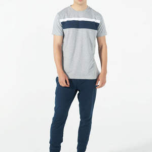 Conjunto Deportivo para Hombre en Gris Claro y Azul Marino, Transpirable, para Entrenamiento, Jogging, Gimnasio, Running, Fitness, Ropa Deportiva Activa, con Logotipo Personalizado - Product Image 1