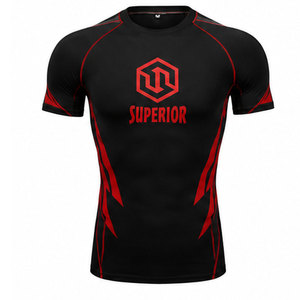 Camiseta de compresión avanzada diseñada para brindar soporte muscular específico sin comprometer la transpirabilidad ni la comodidad. - Product Image 1