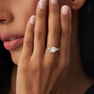 Bague de fiançailles classique en or jaune avec diamant taille Asscher de 2,35 carats, sertie à griffes, bijoux fins pour femme - Product Image 5