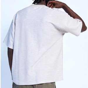 T-shirt pour homme en gros, personnalisable avec marque privée, 100% coton, coupe ajustée, vierge, avec impression et broderie de logo sur mesure - Product Image 4