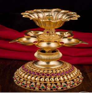 Lámpara Diya Akhand Jyoti de latón y vidrio con base acanalada para Puja y festivales, disponible a precios de mayorista. - Product Image 5