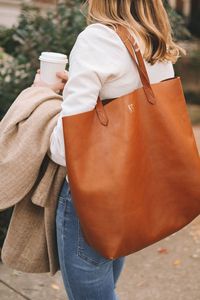 Sac fourre-tout élégant en cuir pour usage quotidien - Product Image 2