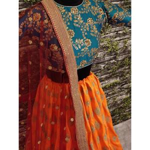Verde azulado y amarillo bordado nupcial Lehenga Choli - Product Image 2