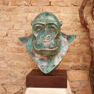 Busto de gorila de metal para decoración de jardín - Product Image 1