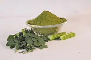 Poudre de feuilles de Moringa Oleifera, poudre de feuilles vertes naturelles pour la santé, le bien-être, le renforcement de l'immunité et comme complément alimentaire quotidien. - Product Image 2